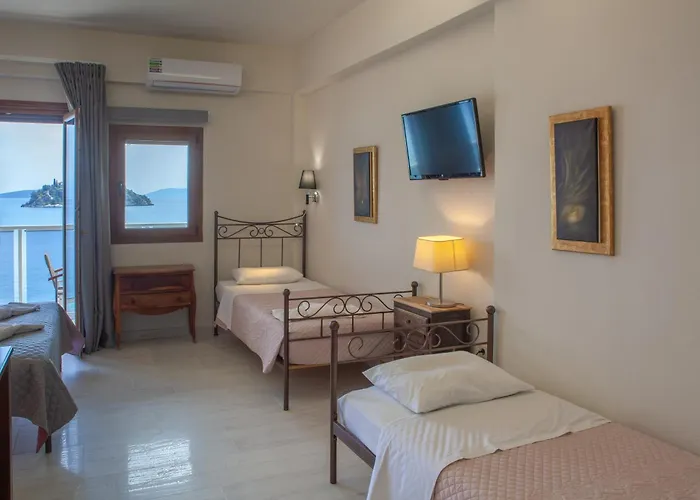 Mari Hotel & Maisonettes